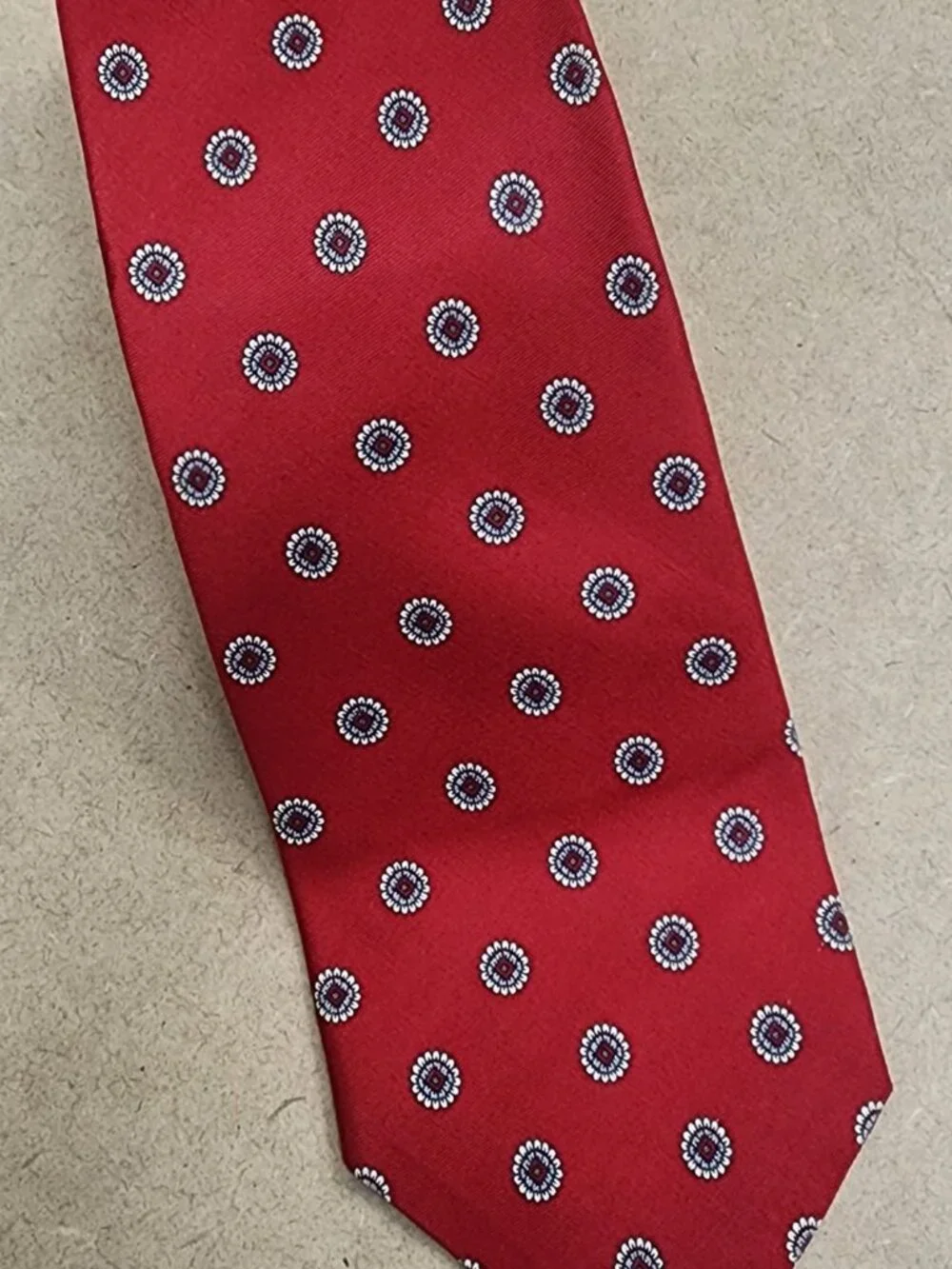 Brooks Brothers Mens Red Silk Geometric Medallion Tie Made In USA Luxury Necktie
